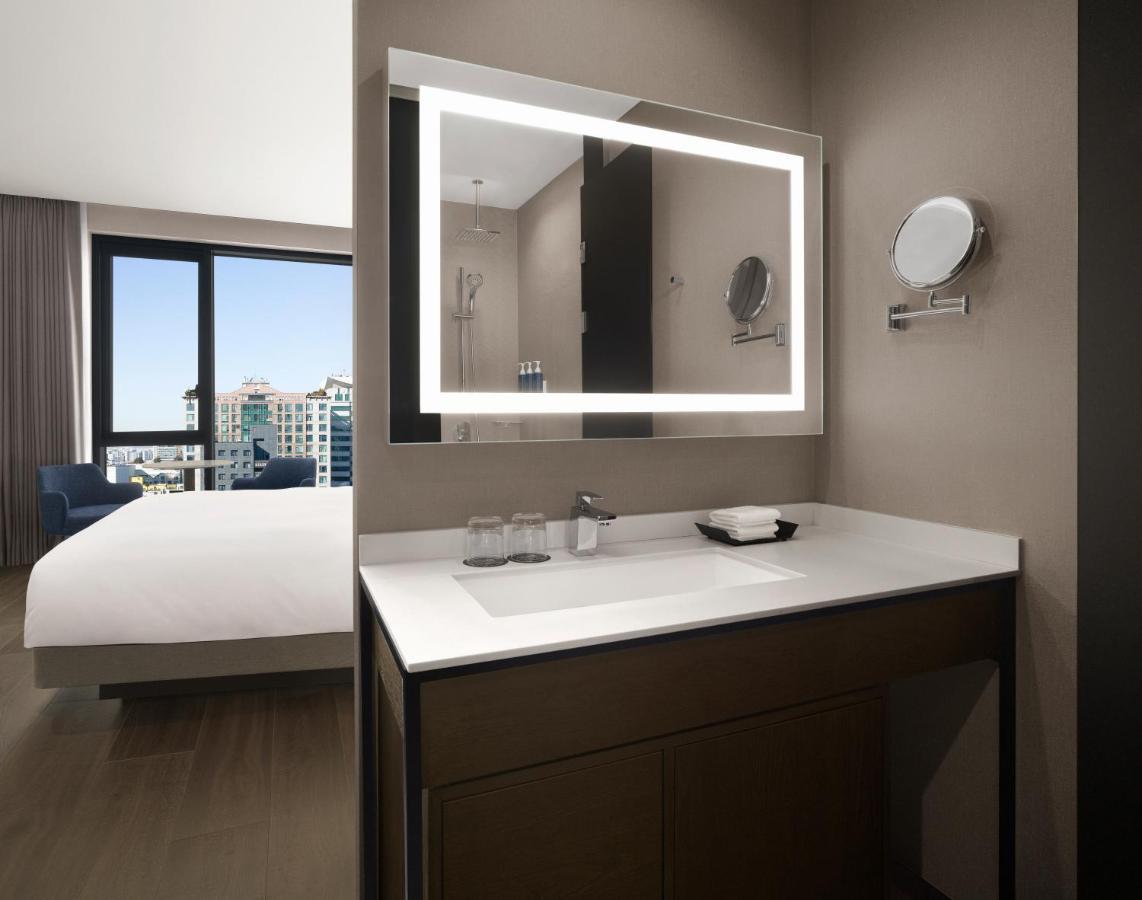 Four Points By Sheraton Suwon Exterior foto